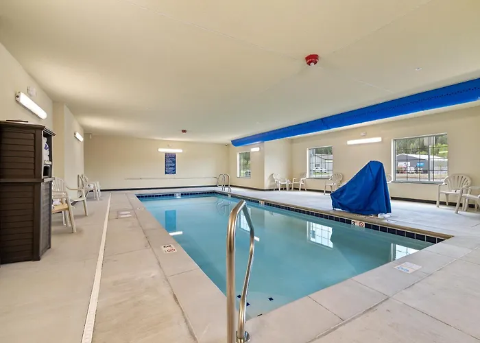 Cobblestone Hotel & Suites - Alpine
